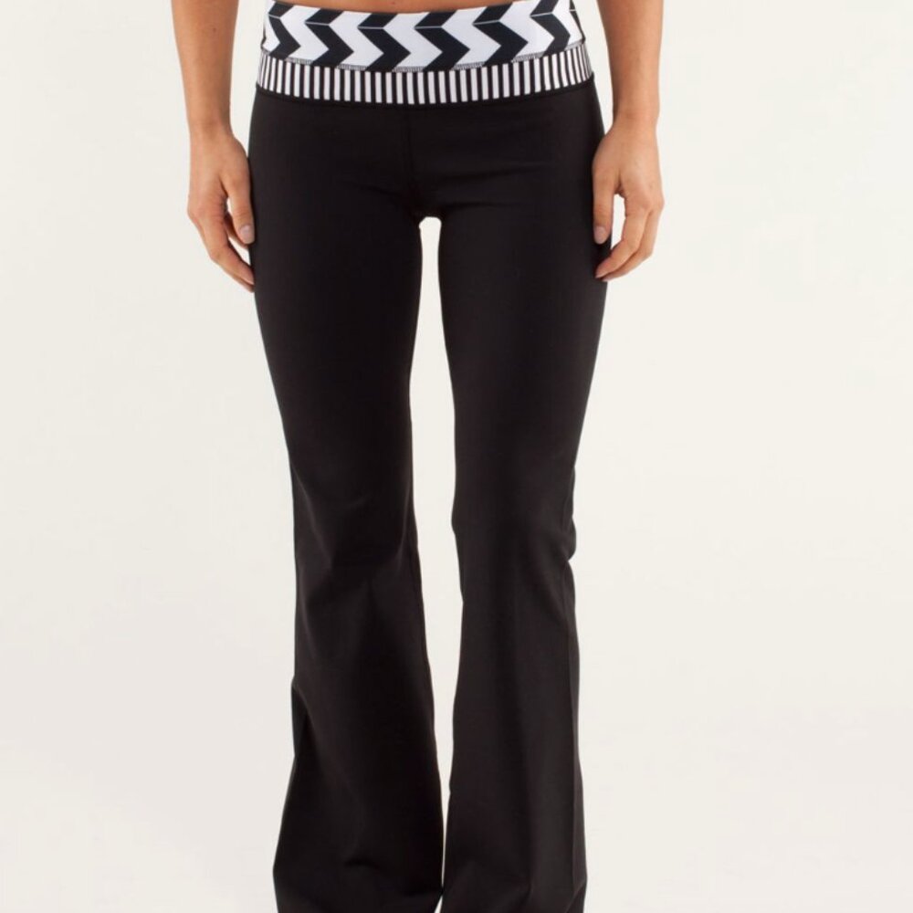 🍋 lululemon athletica Groove Reversible Black Flare Yoga Pants 10 🍋